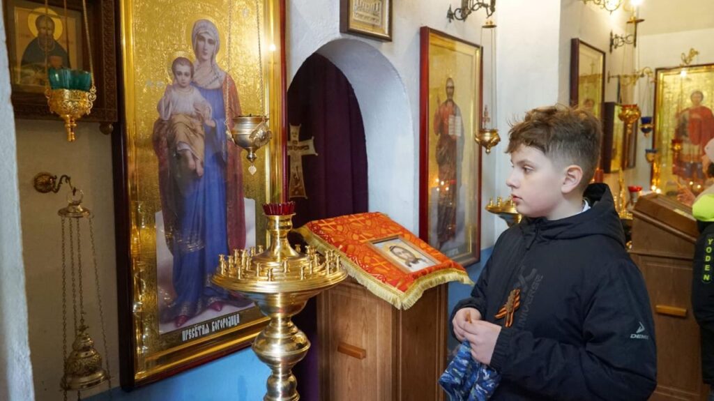 Школьники посетили с экскурсией колокольню бывшего Казанского Головинского монастыря 15