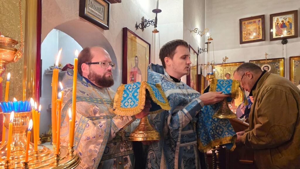 Праздник Казанской иконы Божией Матери молитвенно встретили в Аксиньино и Головино 7