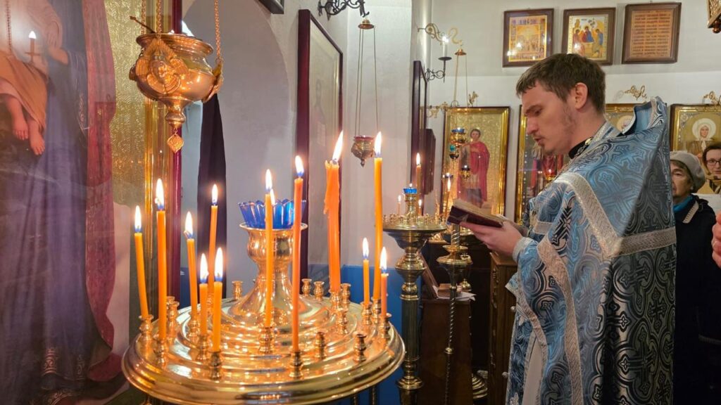 Праздник Казанской иконы Божией Матери молитвенно встретили в Аксиньино и Головино 9