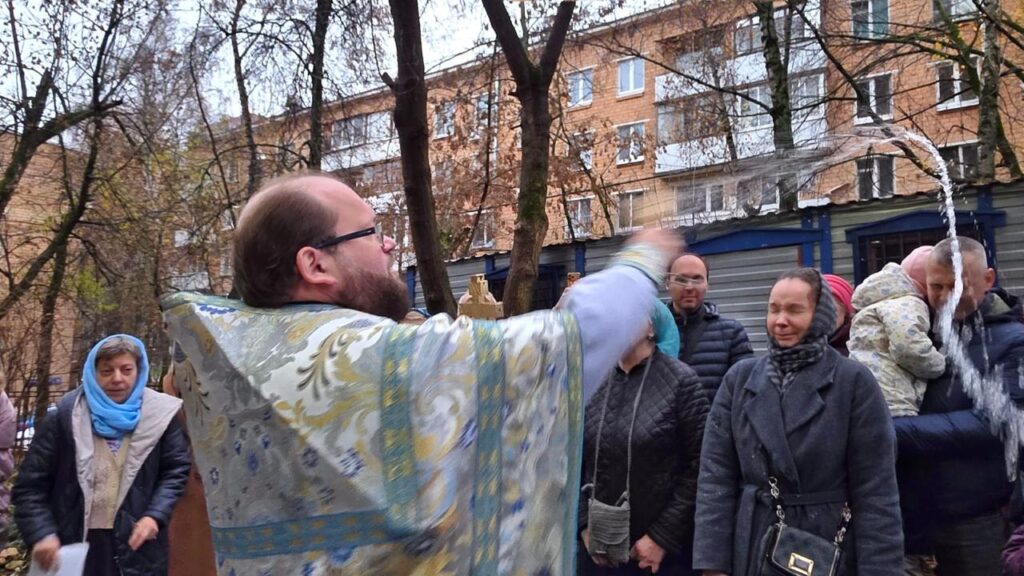 Праздник Казанской иконы Божией Матери молитвенно встретили в Аксиньино и Головино 15