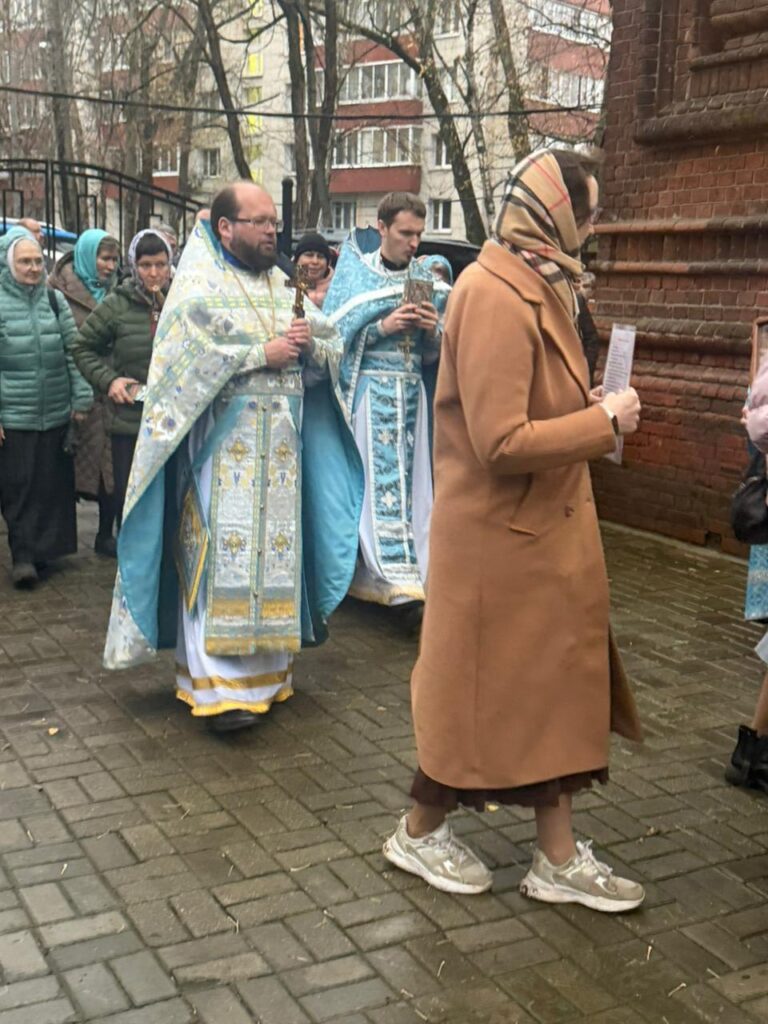 Праздник Казанской иконы Божией Матери молитвенно встретили в Аксиньино и Головино 17